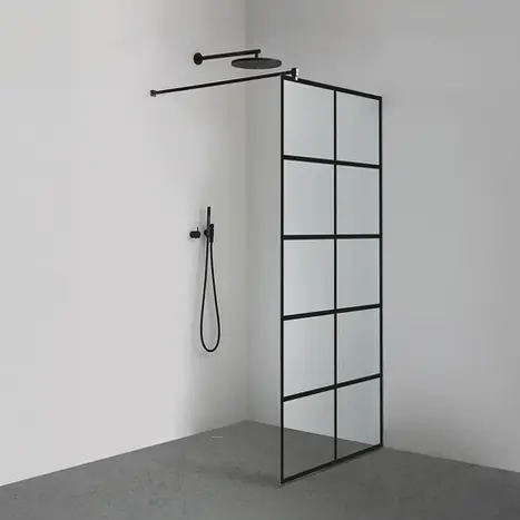Duschwand im Industrial Design: Schwarzer Sprossenrahmen (Crittall-Look) für eine begehbare Walk-In Dusche – exklusive Trends bei BAD ELEMENTE.