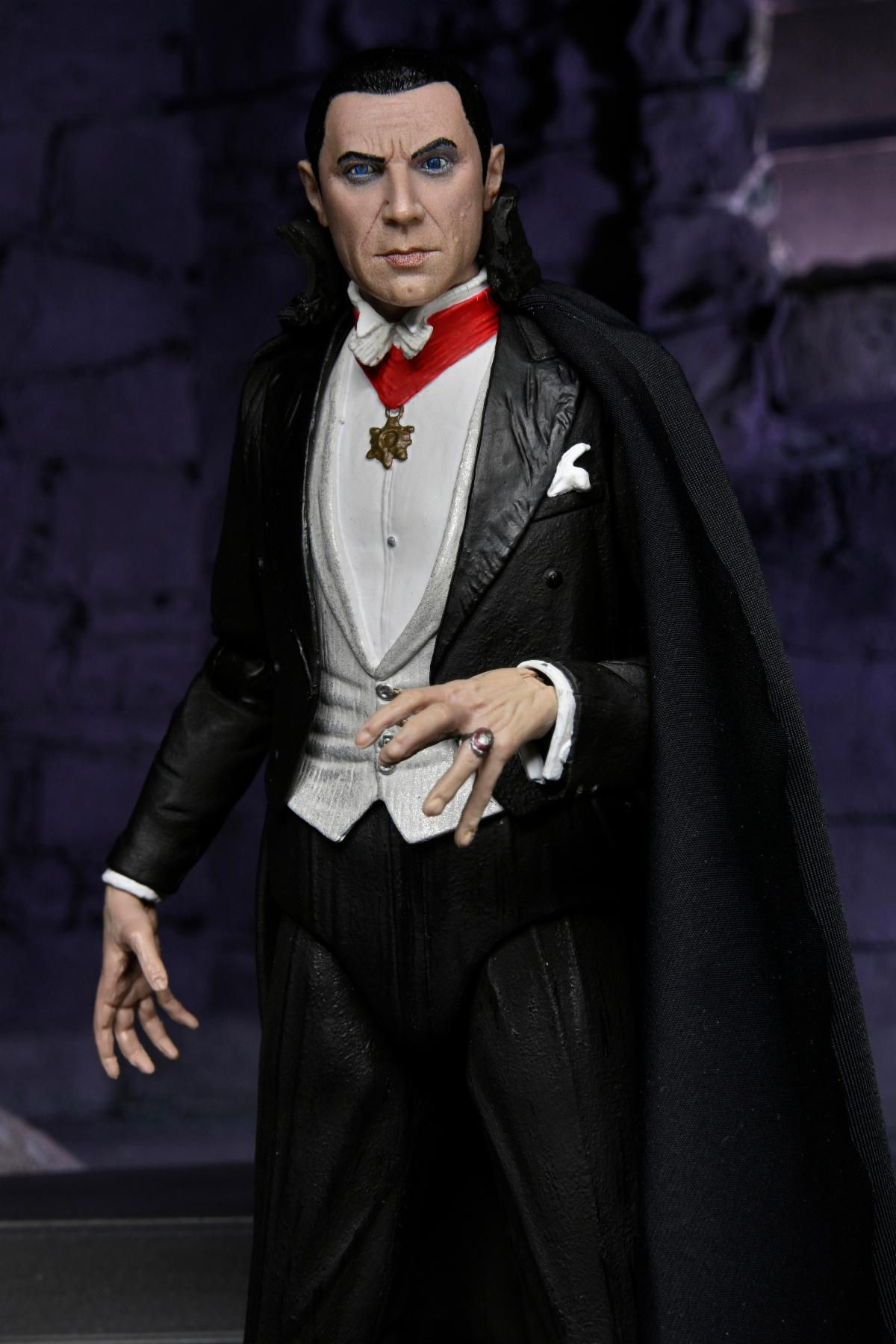 NECA Universal Monsters – Ultimate Dracula (Transylvania) 7" Scale Action Figure