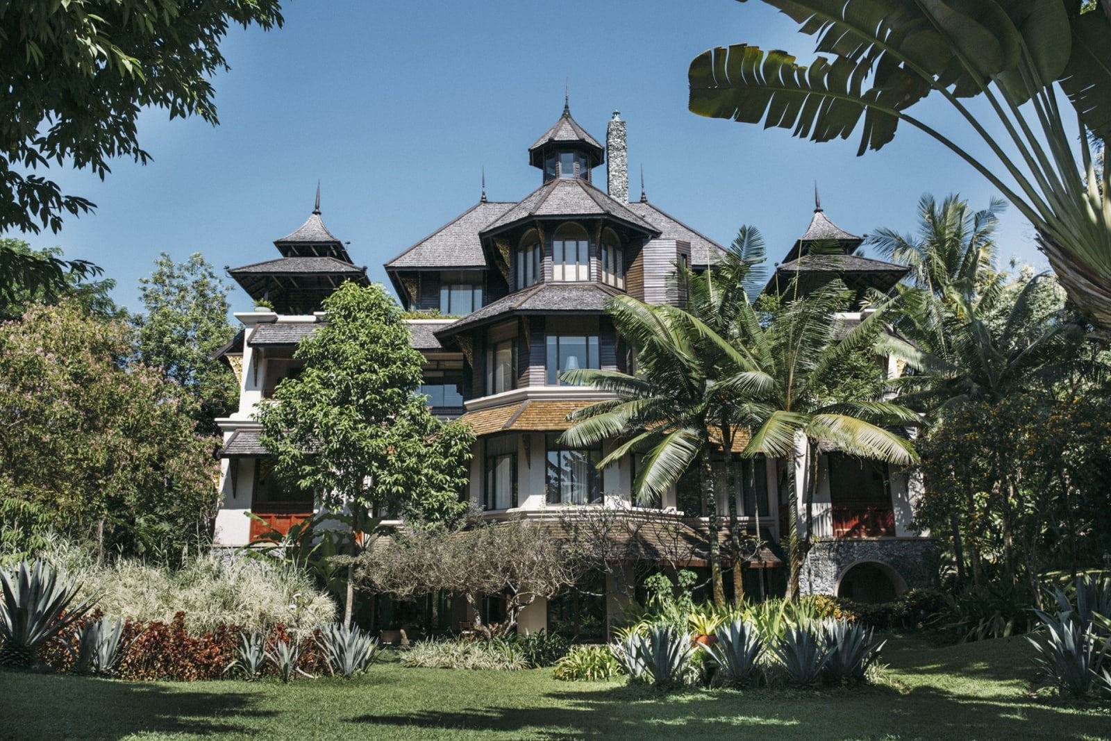 Bangkok Luxury Garden Escape Front