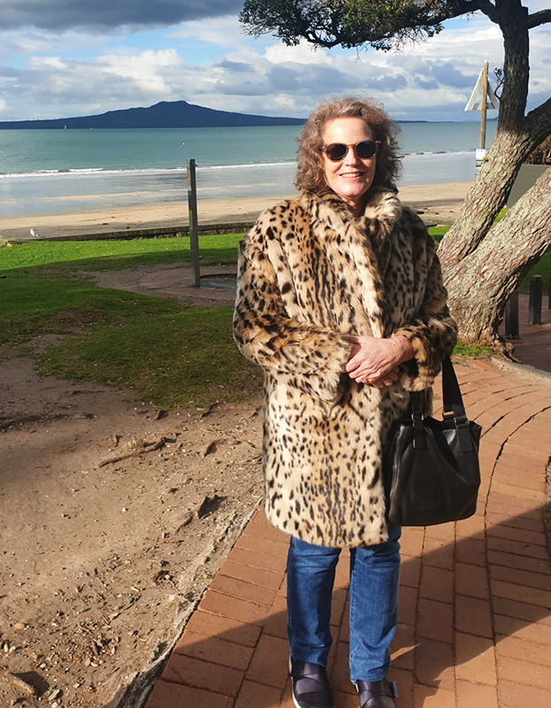 KAY THE VINTAGE PATTERN MARKET's owner
