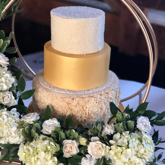 Gold Hoop Cake Stand