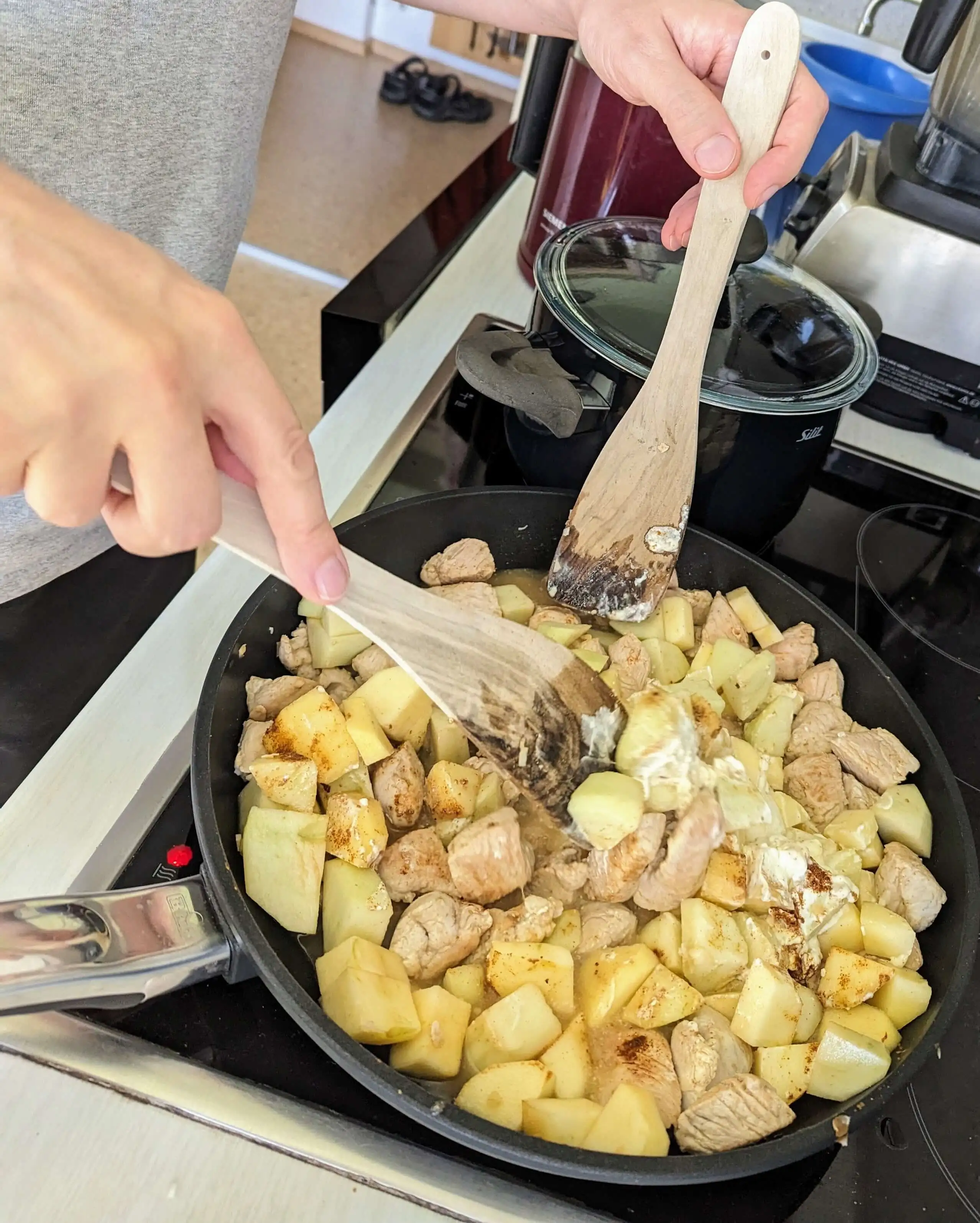 Pfanne mit Essen drin