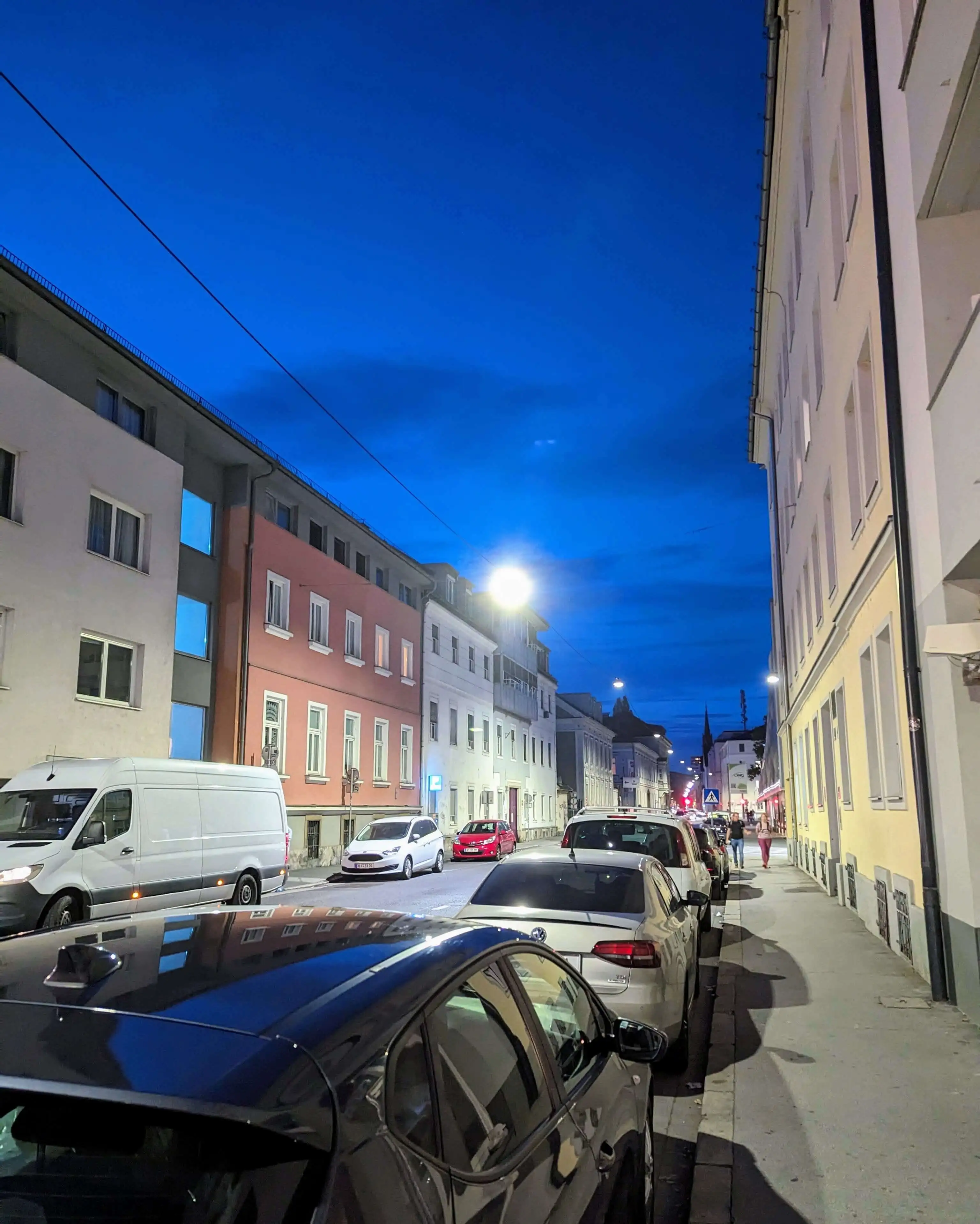 Strasse mit Autos