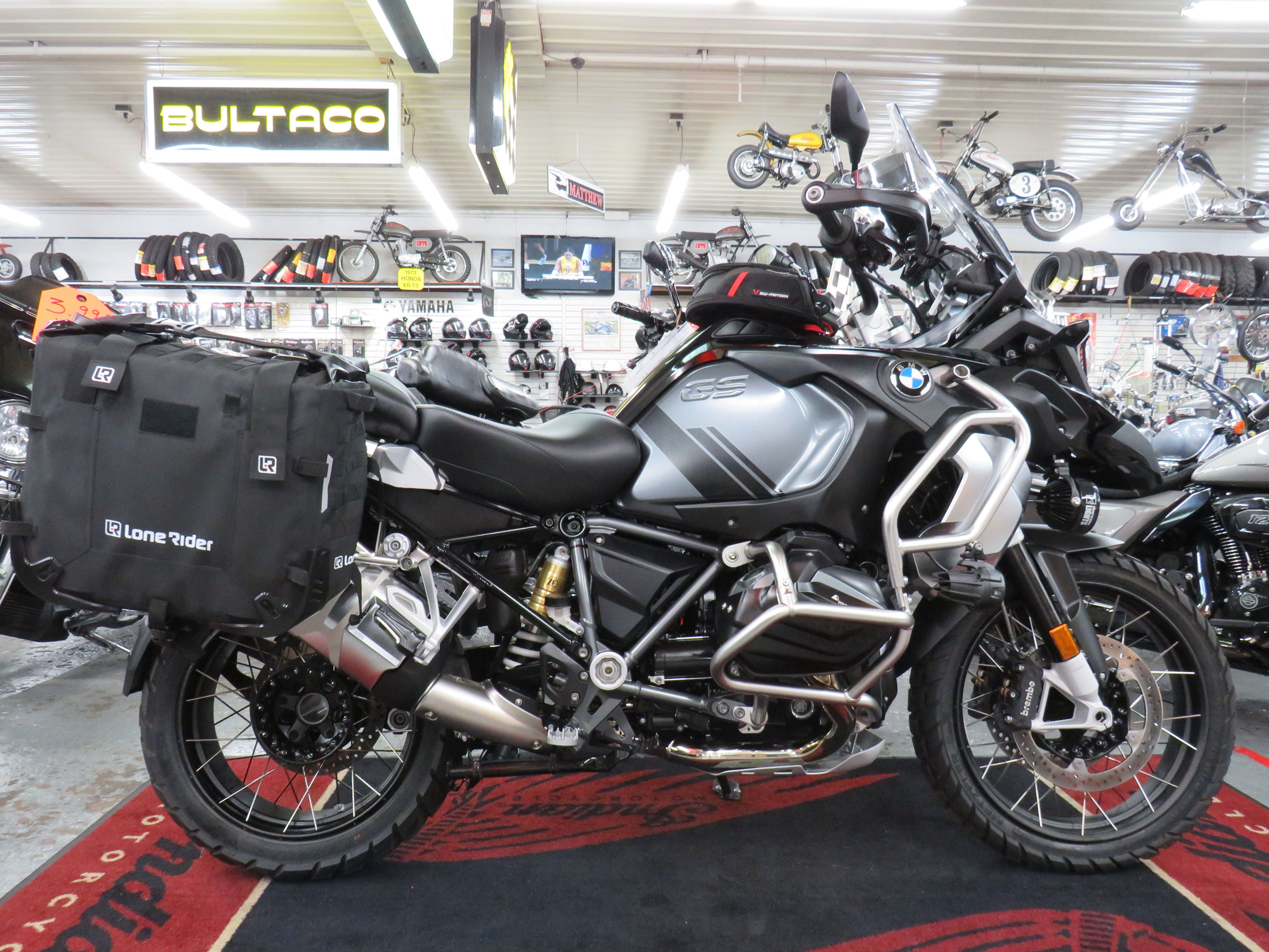2022 BMW R1250GS Adventure -758 Miles !