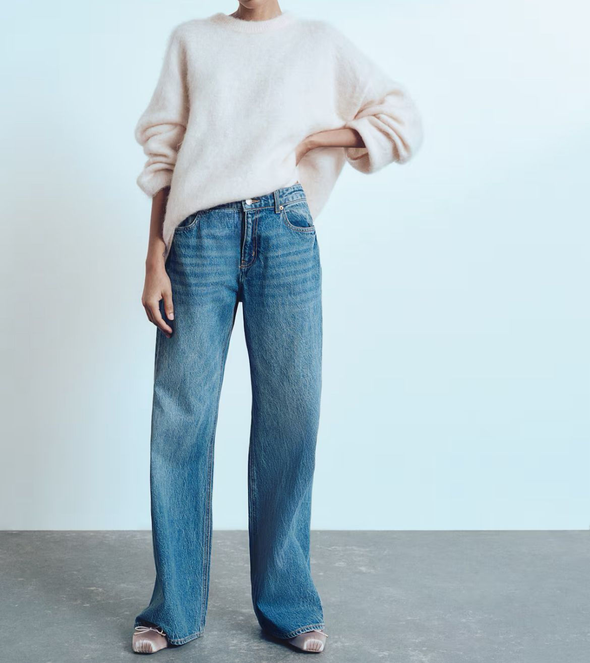 Расклешенные обычные джинсы