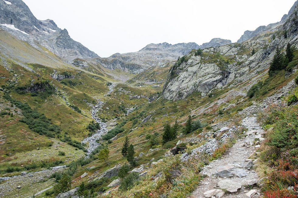 Hiking to Refuge de la Pierre à Bérard