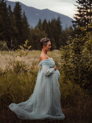 whimsical dress maternity photo