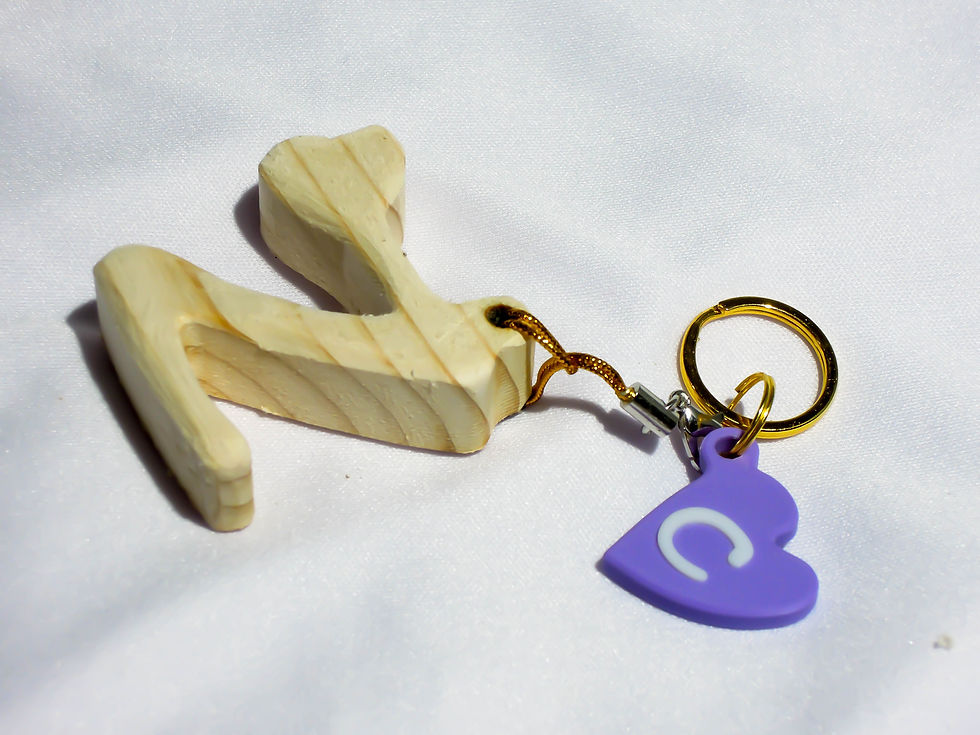 Miniatura: Portachiavi personalizzato iniziale in legno abete