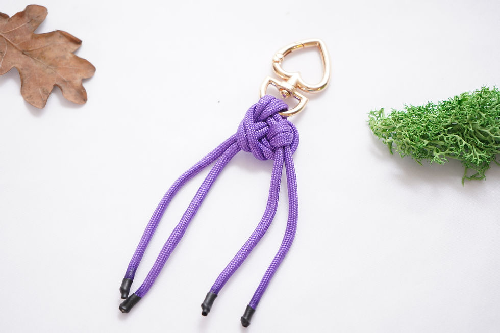Miniatura: Portachiavi stile paracord con nodo intrecciato