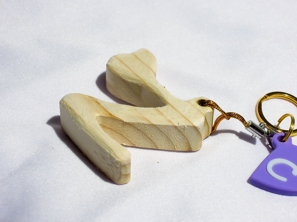 Miniatura: Portachiavi personalizzato iniziale in legno abete