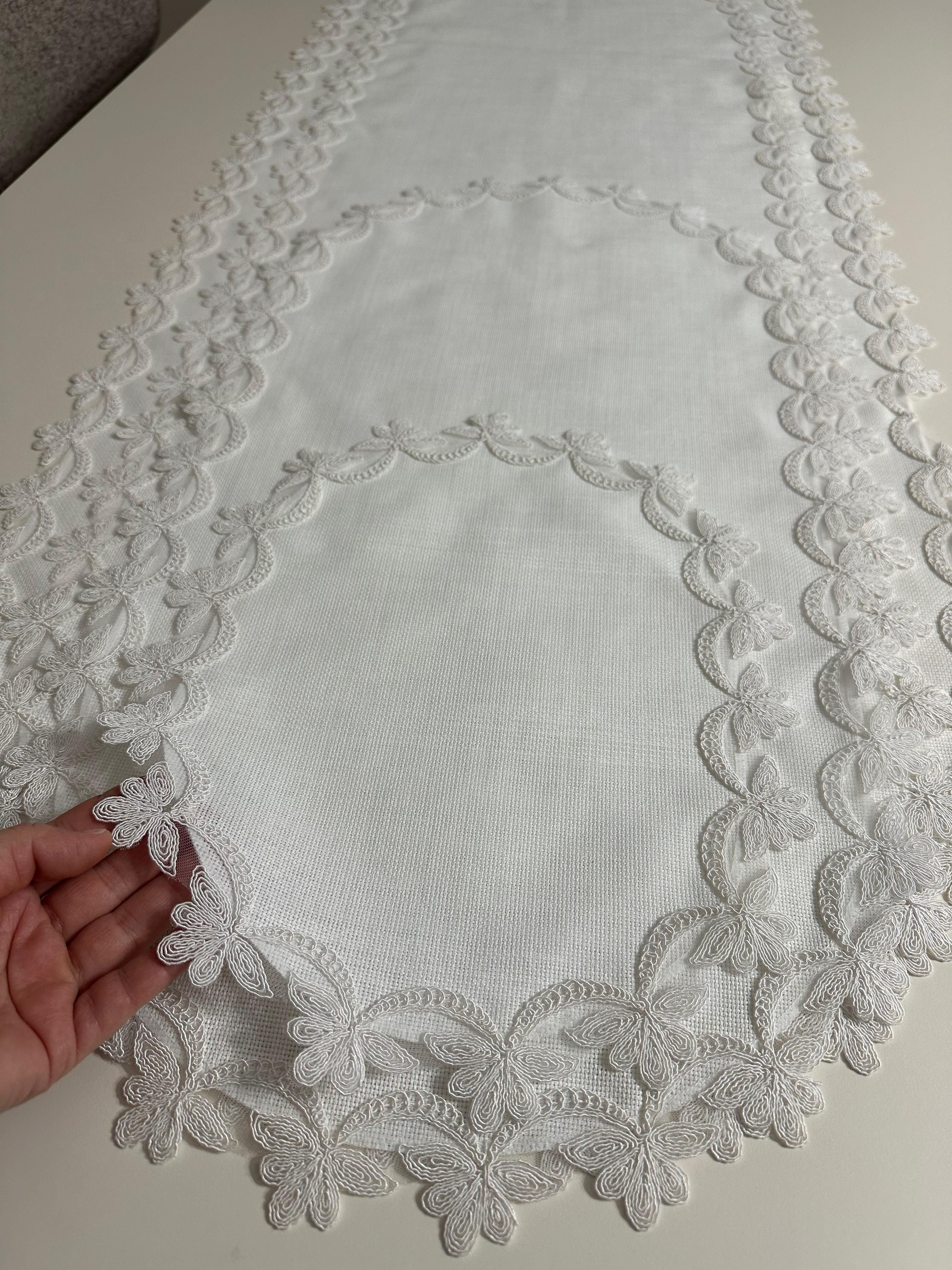 4 lü Fransız Güpür Beyaz Salon Takımı