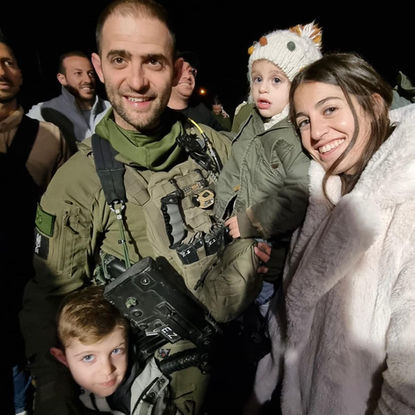 אריות על נמרים
אלי זילברמן