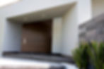 Puerta exterior moderna de madera