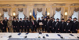 Together with rabbis from Ukrainian cities and representatives of Jewish communities, we met with Ukrainian President Volodymyr Zelenskyy on the occasion of Passover