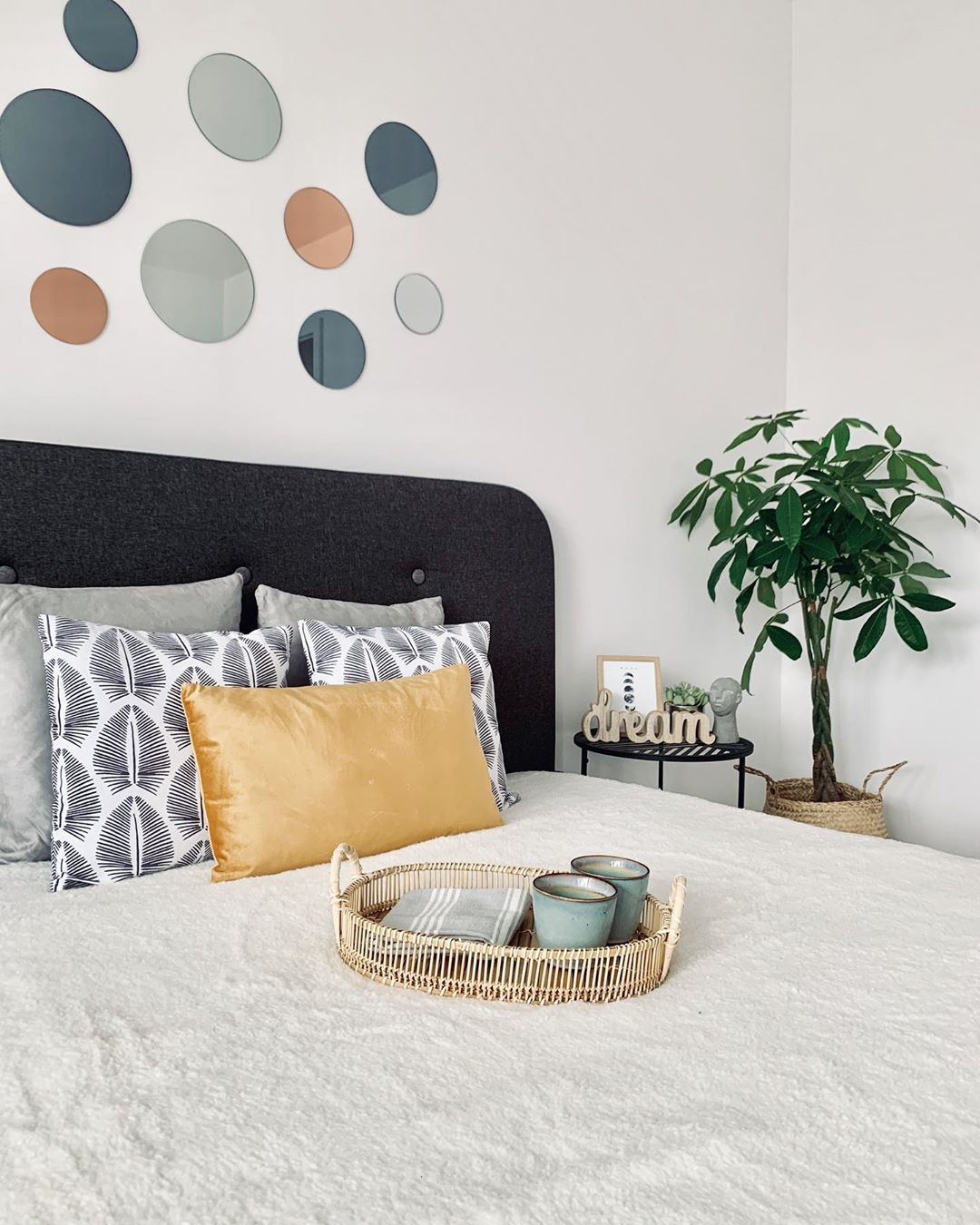 6 Affordable Ways to Fill a Large Blank Wall