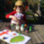 Maľujeme vajíčka nepoužívanými lakmi na nechty :)