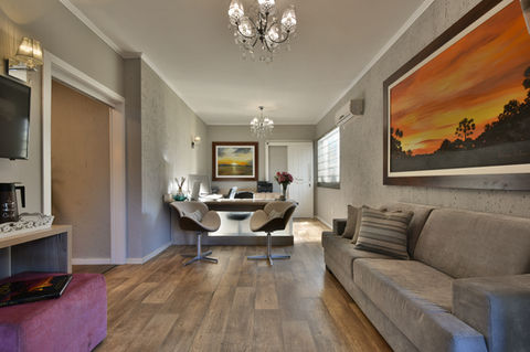 Recepção Pousada Solar Viena no Centro de Gramado - RS - Brasil