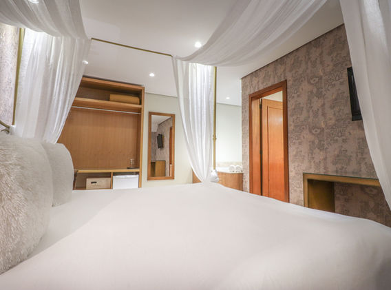 suite-deluxe-com-banheira-de-hidromassagem (6).jpg
