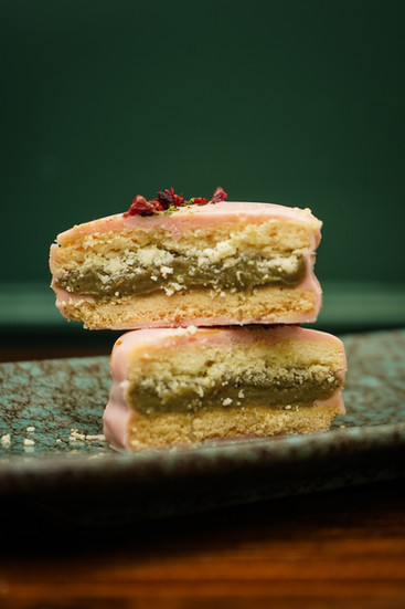 Mesas dulces para bodas · Alfajores artesanales de autor