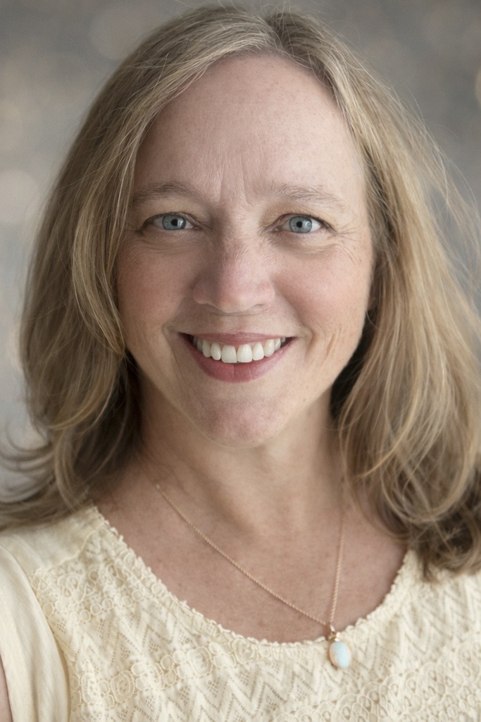 Kelly Gear Bio Pic.jpg