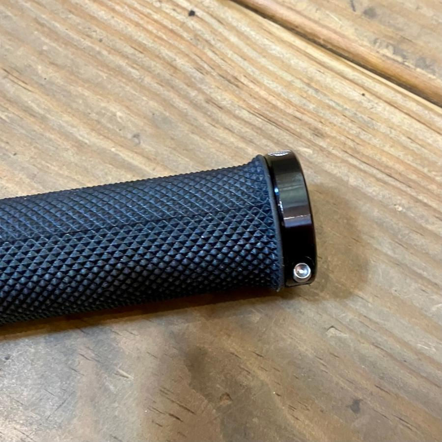 サムネイル： VELO Lock Grip Black ベロ ネジ止めグリップ 片方ロック 全長90mm