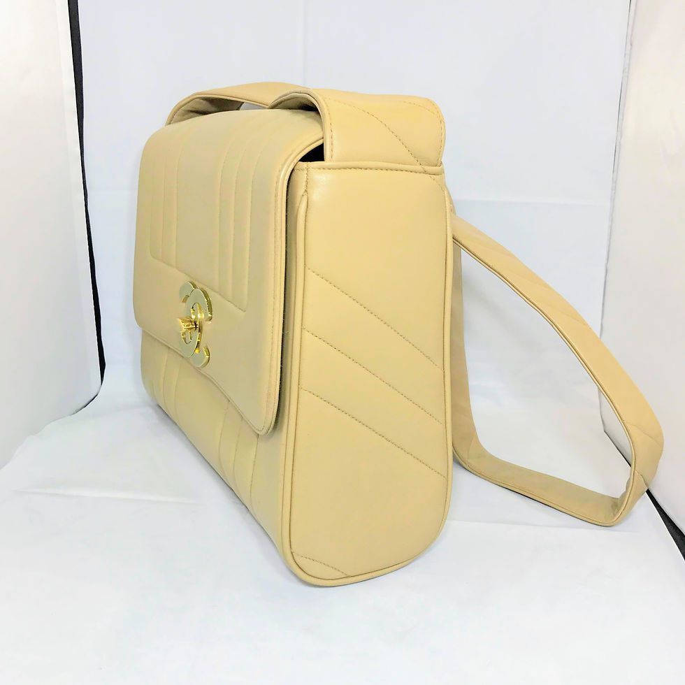 Thumbnail: CHANEL	ショルダーバッグ　ベージュ