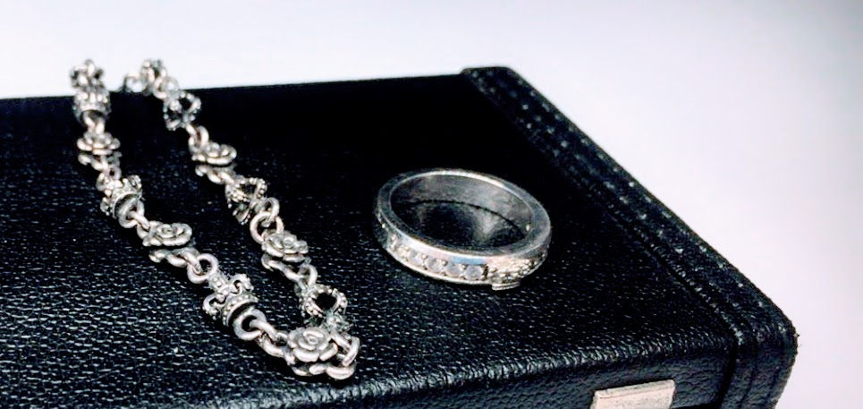 Thumbnail: Justin Davis　Lovable Ring