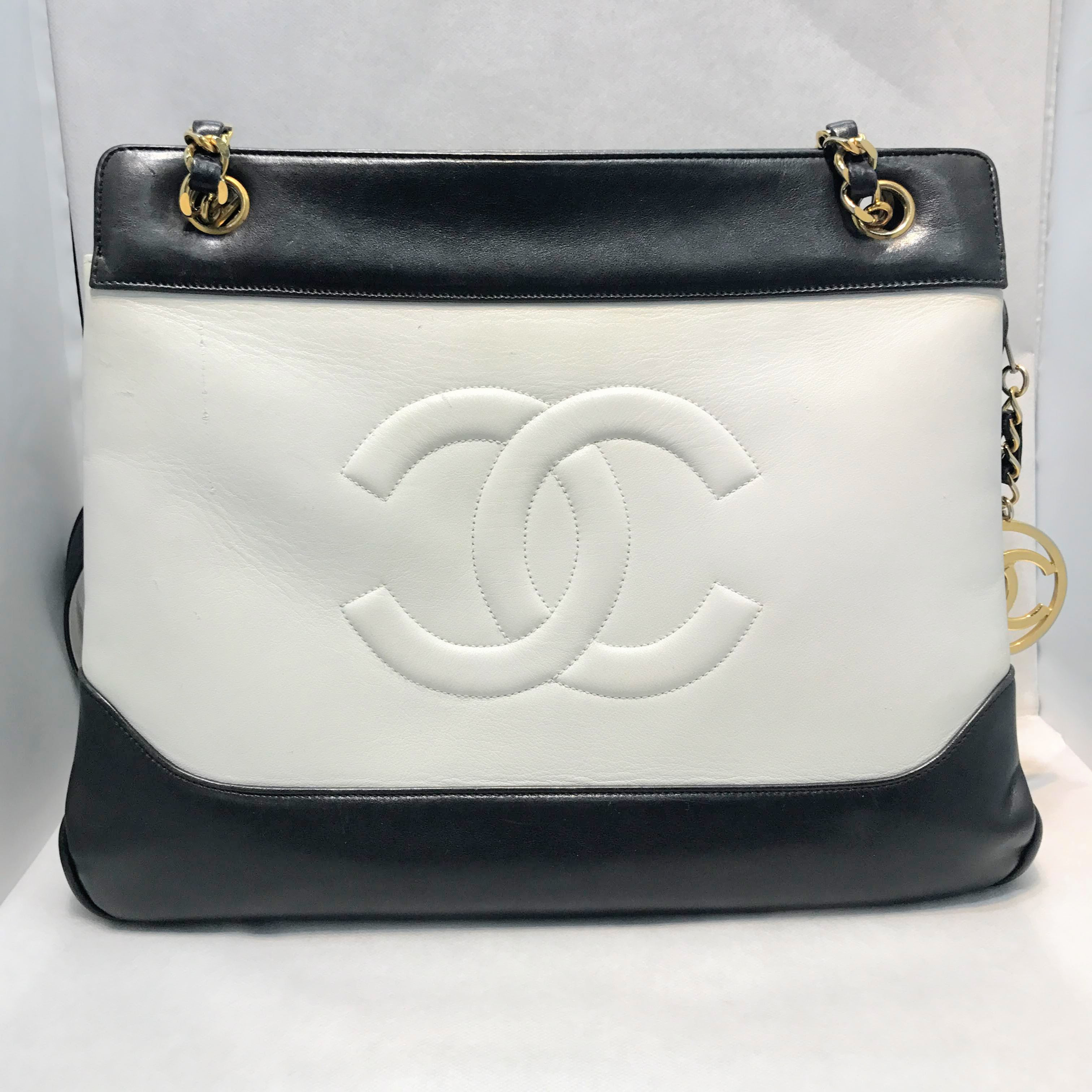 CHANEL　CCマーク バイカラーチェーンショルダートート