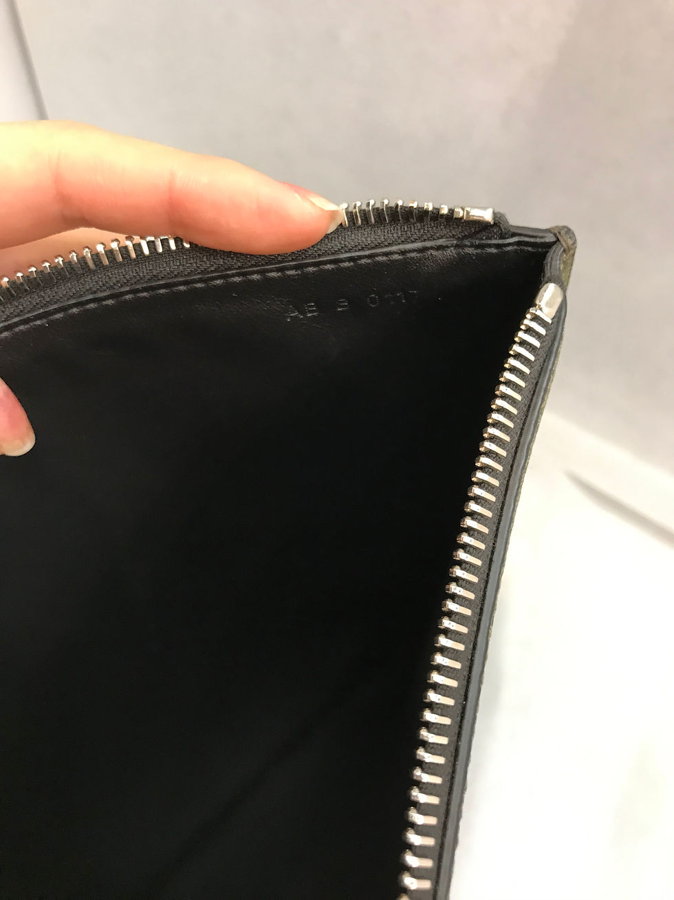 サムネイル： GIVENCHY　クラッチバッグ
