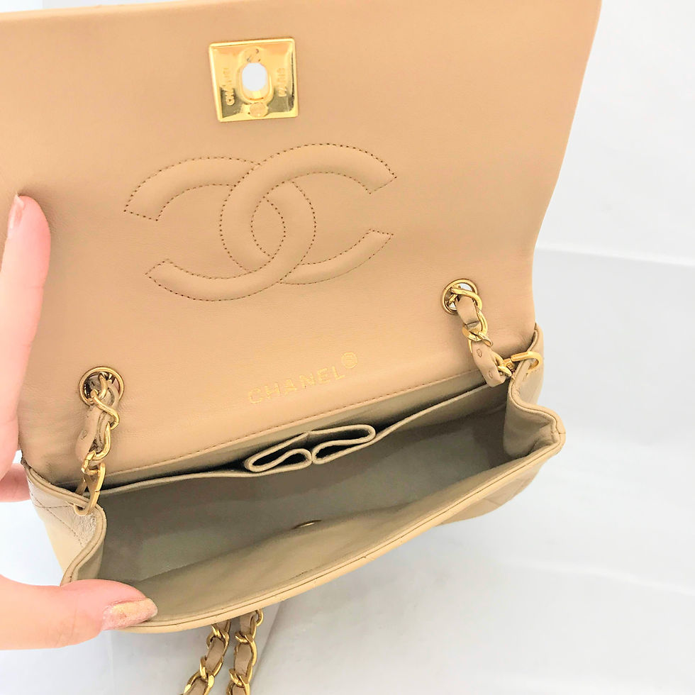 サムネイル： CHANEL	チェーンショルダーバッグ　マトラッセ　ベージュ
