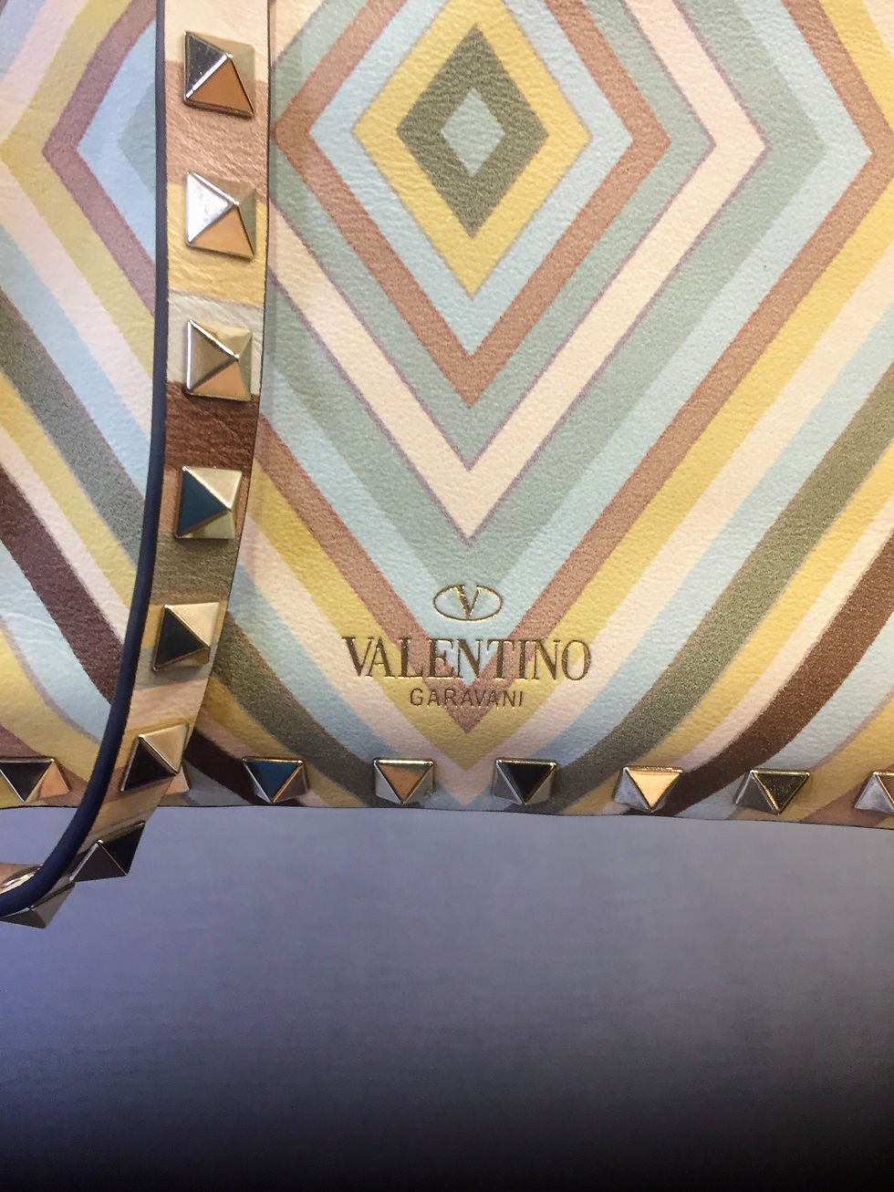 サムネイル： VALENTINO　ロックスタッズ2WAYトート