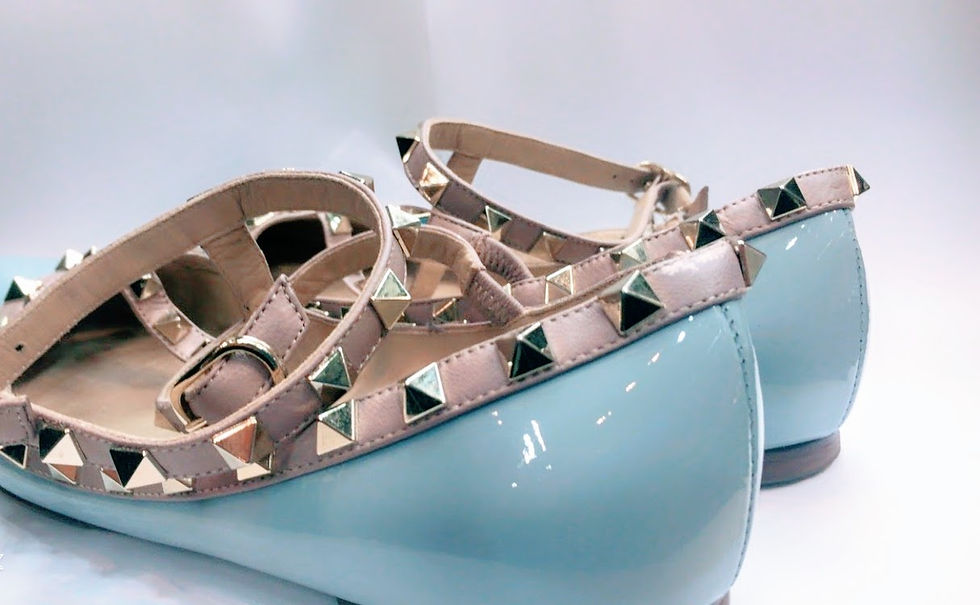 サムネイル： VALENTINO　スタッズパンプス