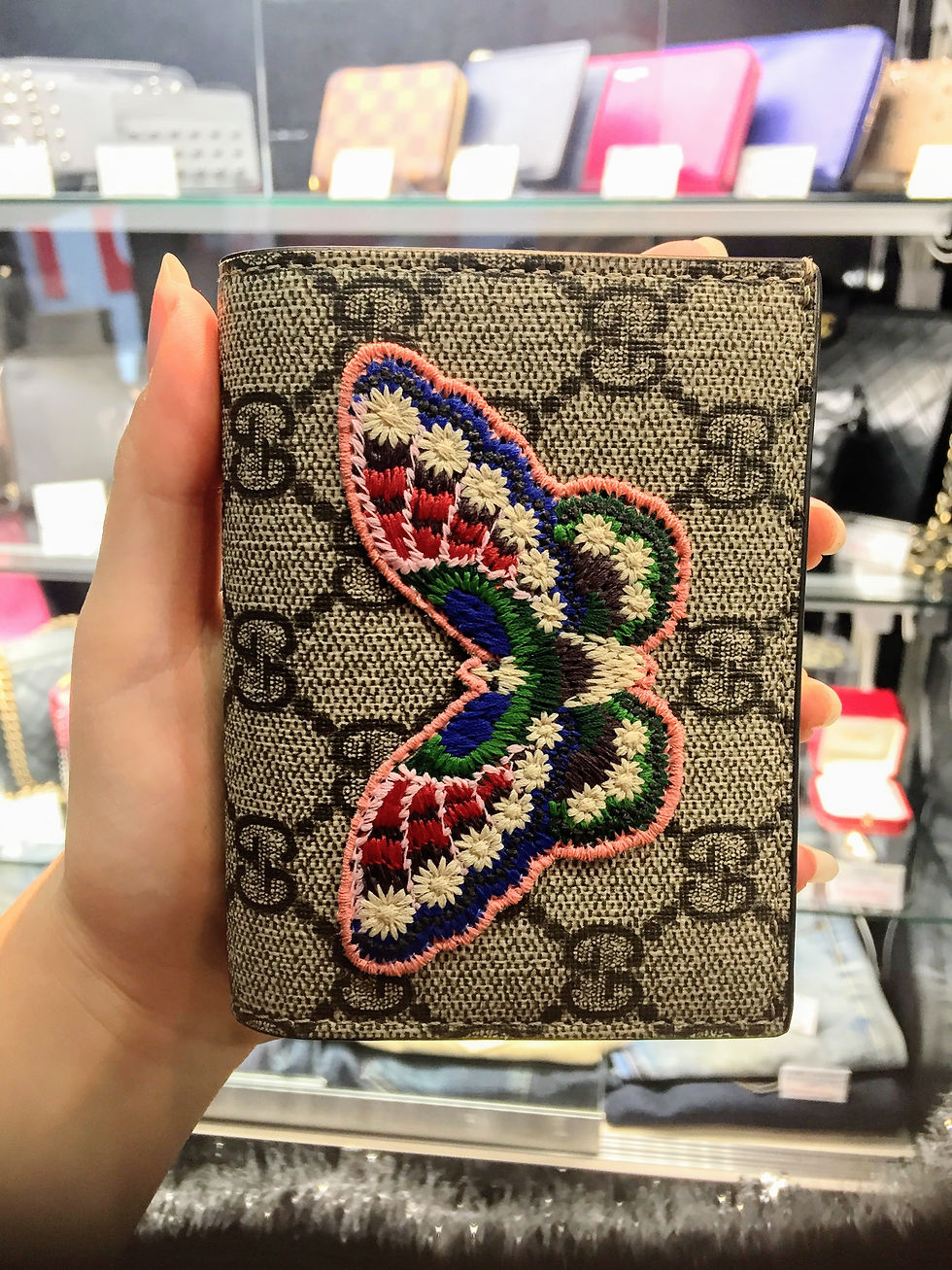 Thumbnail: GUCCI　日本限定バタフライ財布