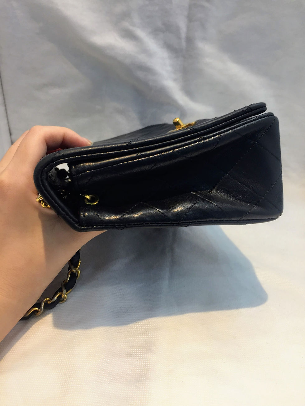 サムネイル： CHANEL　ターンロックチェーンショルダー