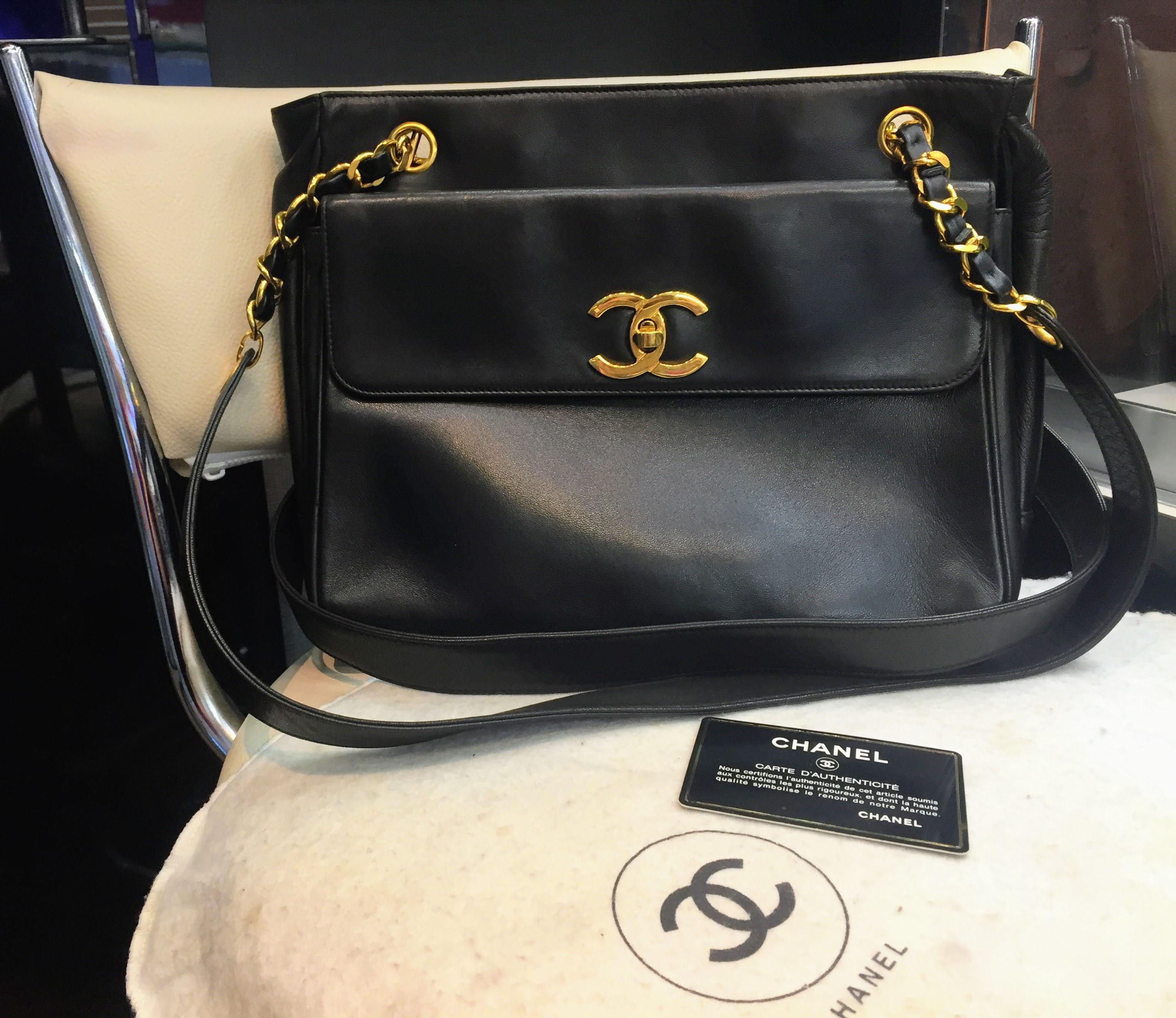 CHANEL チェーンショルダートート