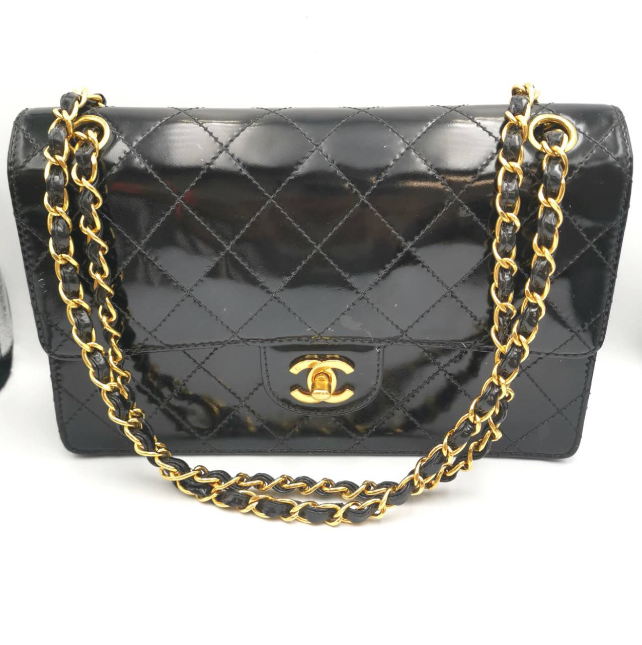 CHANEL Wチェーンショルダー　バッグ マトラッセ　ブラック