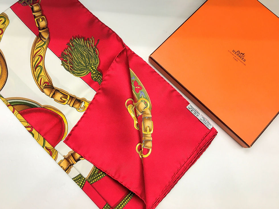 サムネイル： HERMES　カレ　スカーフ