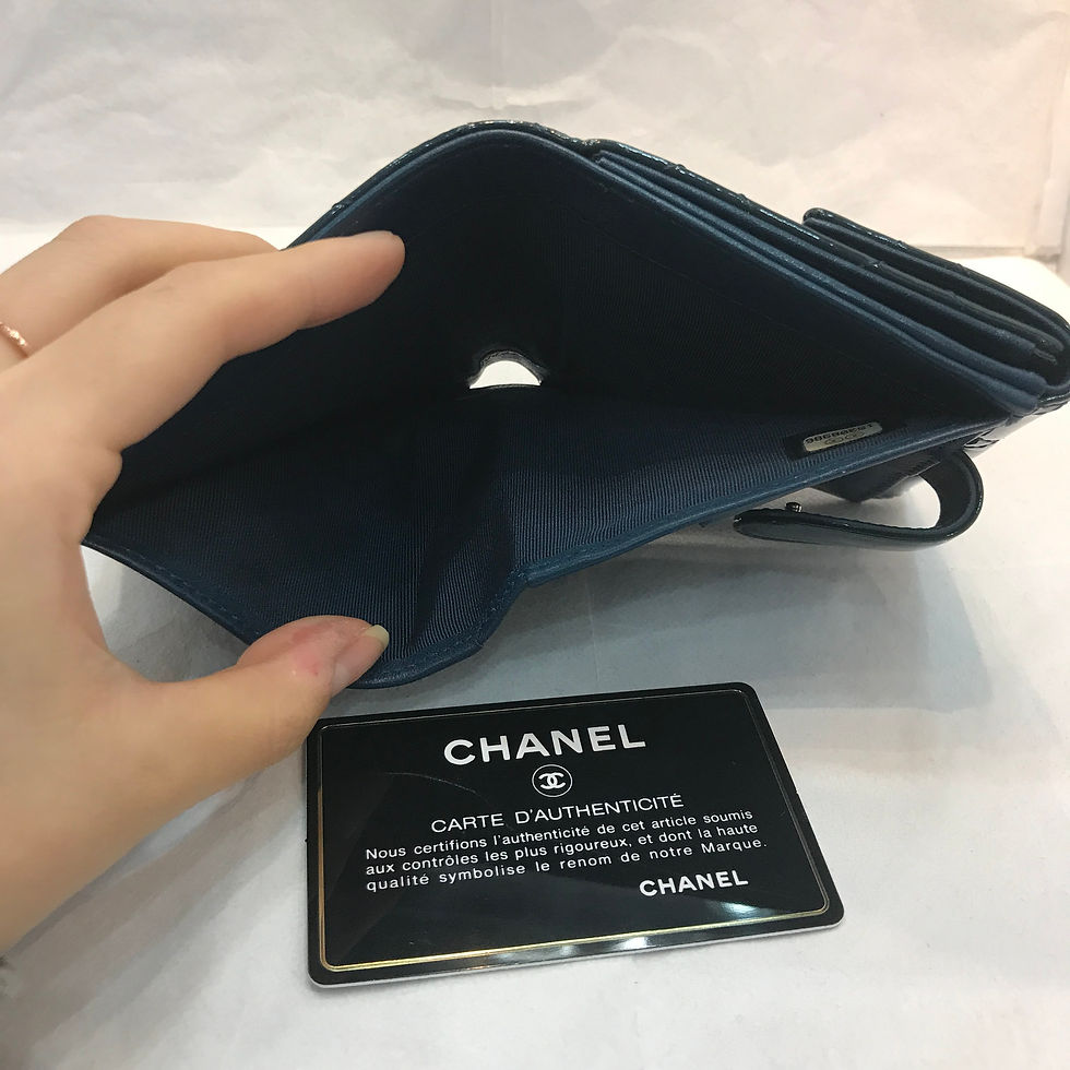 Thumbnail: CHANEL　エナメルココマークホックウォレット