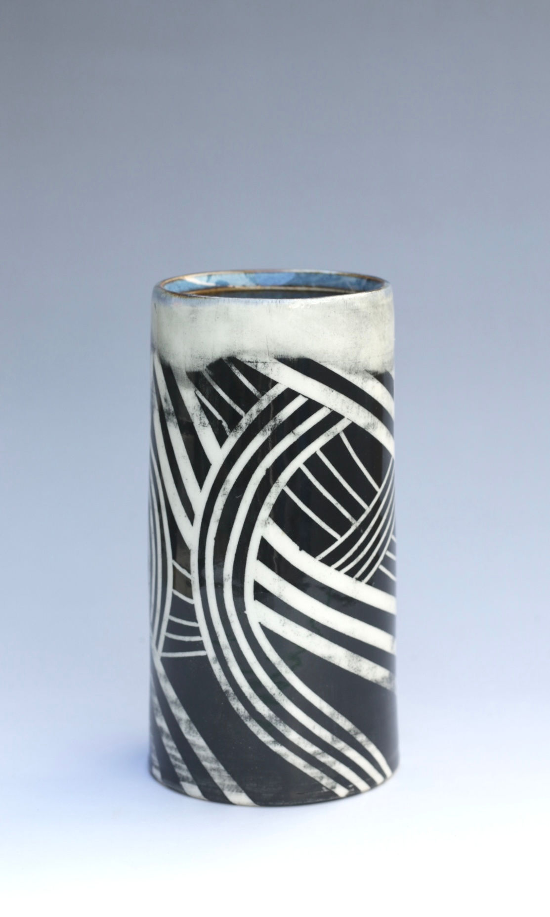 line vase or large drinking vessel