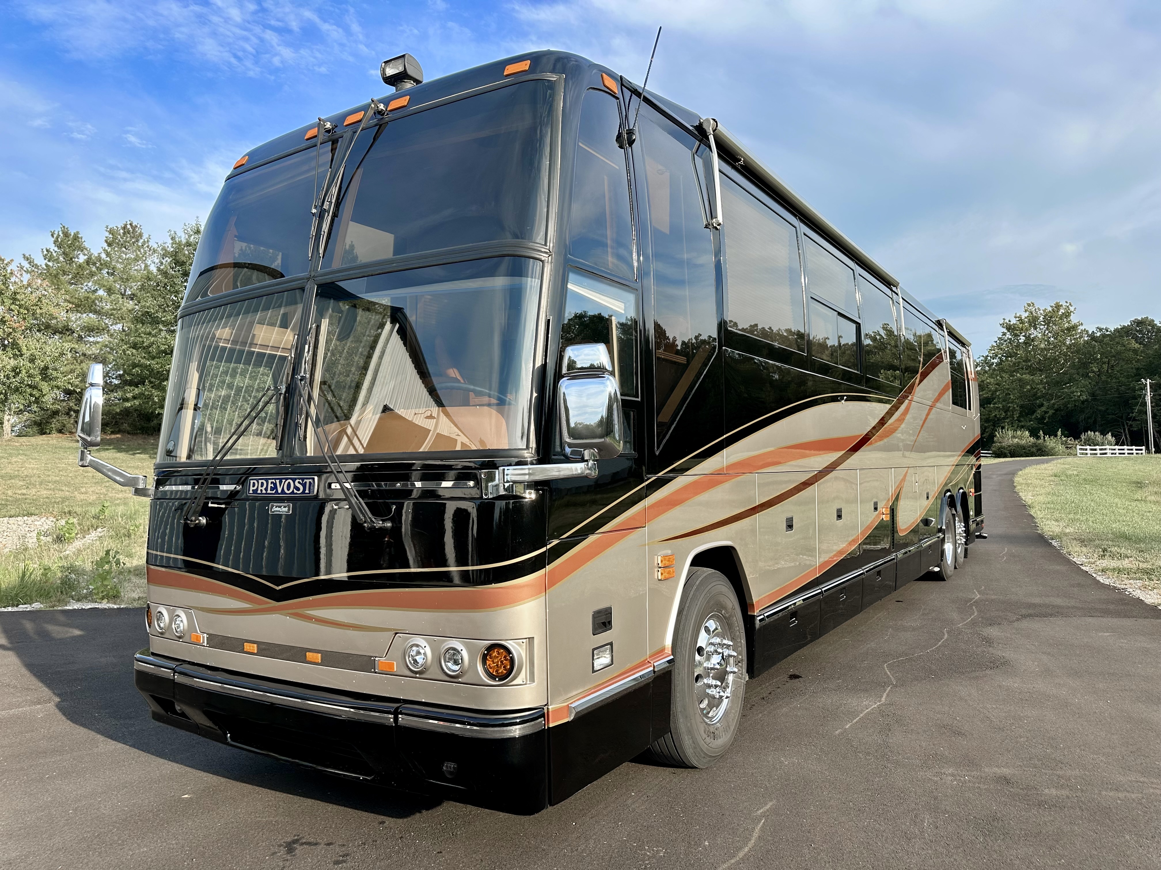 2000 Prevost H3-45