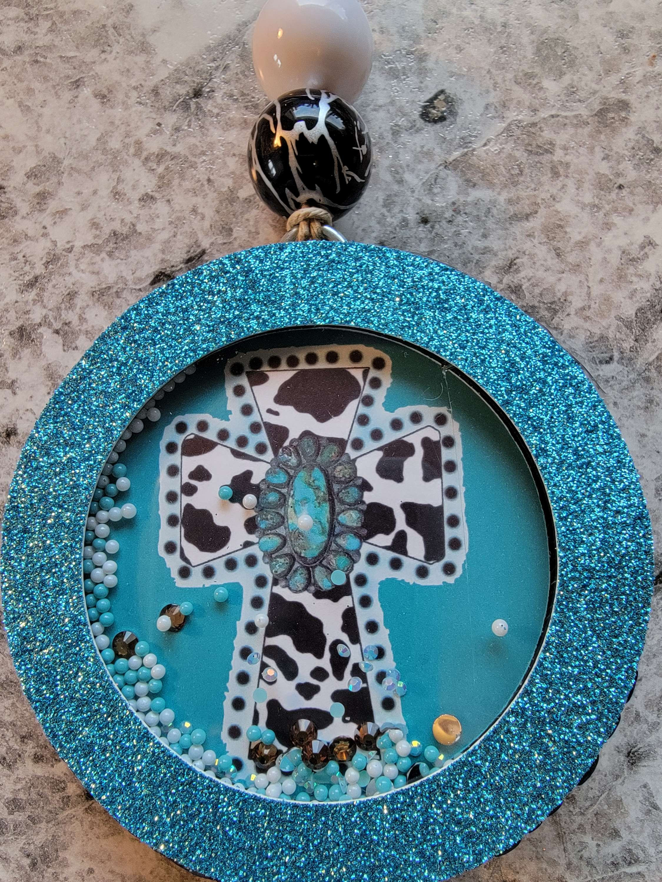 TURQUOISE CROSS SHAKER