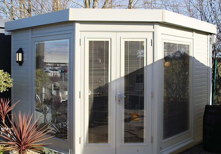 Malvern  Corner Henwick