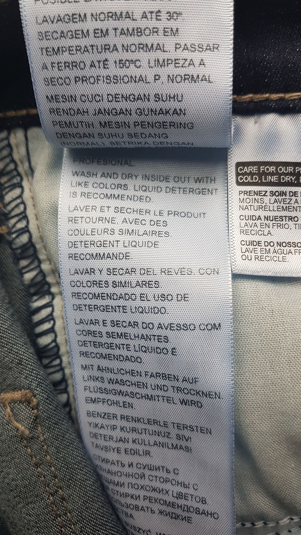 Thumbnail: LEVIS SLIMMING SKINNY INDIGO JEANS. SIZE 8(?)