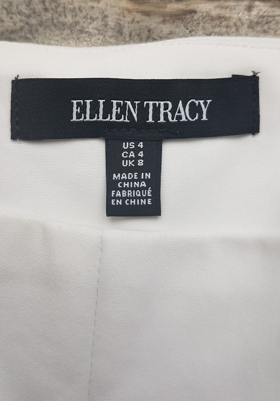 Thumbnail: ELLEN TRACY WHITE SLIM FIT TROUSERS. SIZE 8