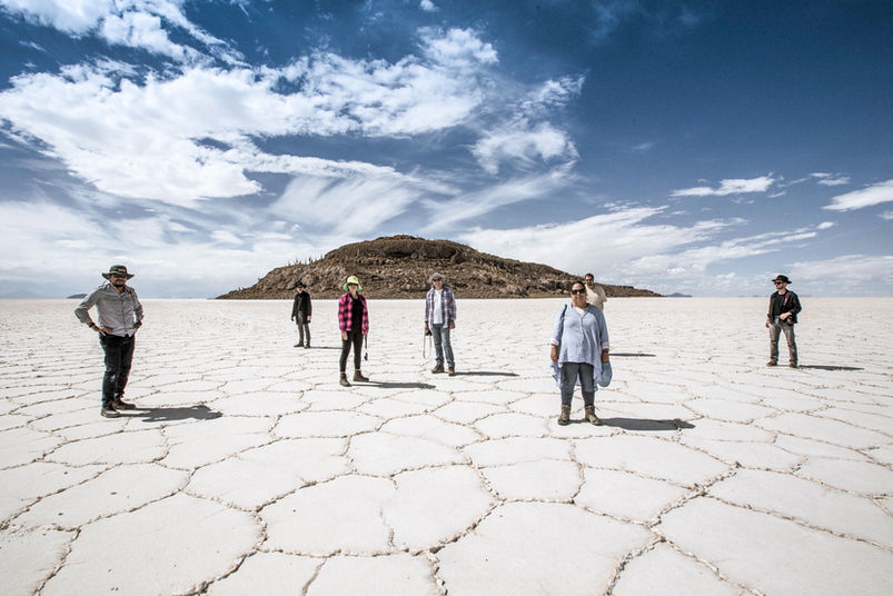 retrato en el desierto de sal de uyuni, en Bolivia