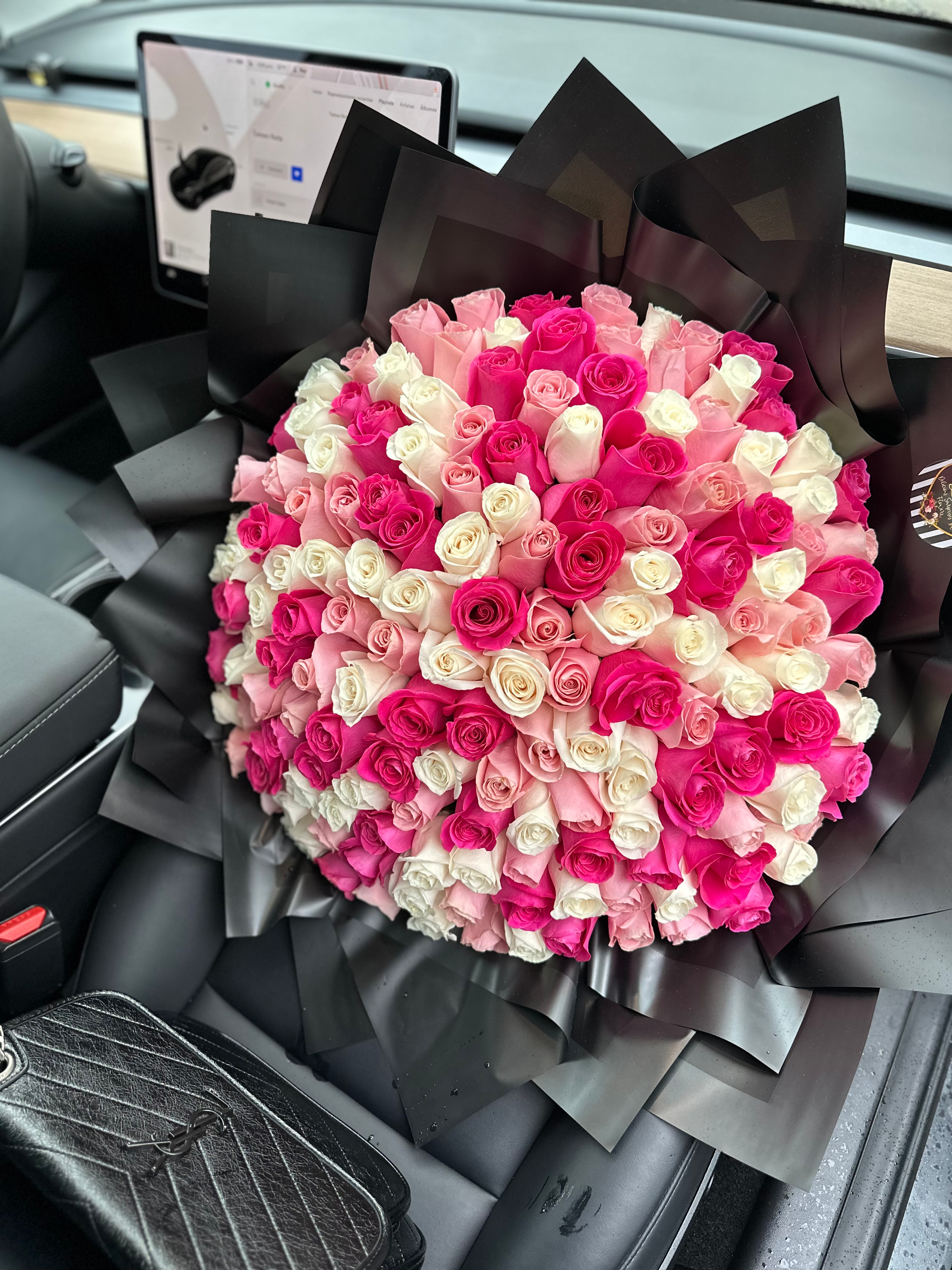 100 Roses Pinks
