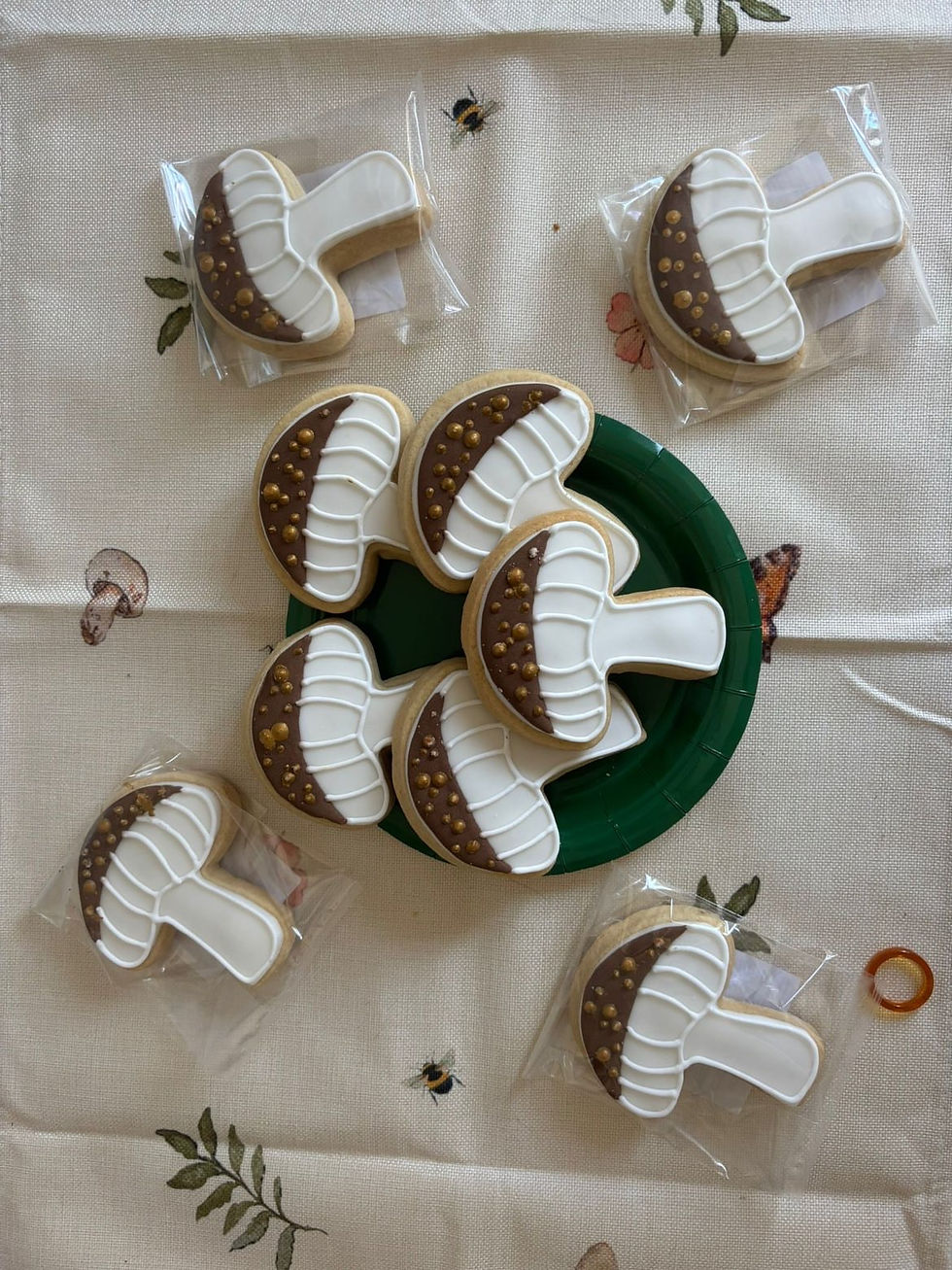 Thumbnail: 10 Mushroom - Luxury Iced Biscuits/Cookies