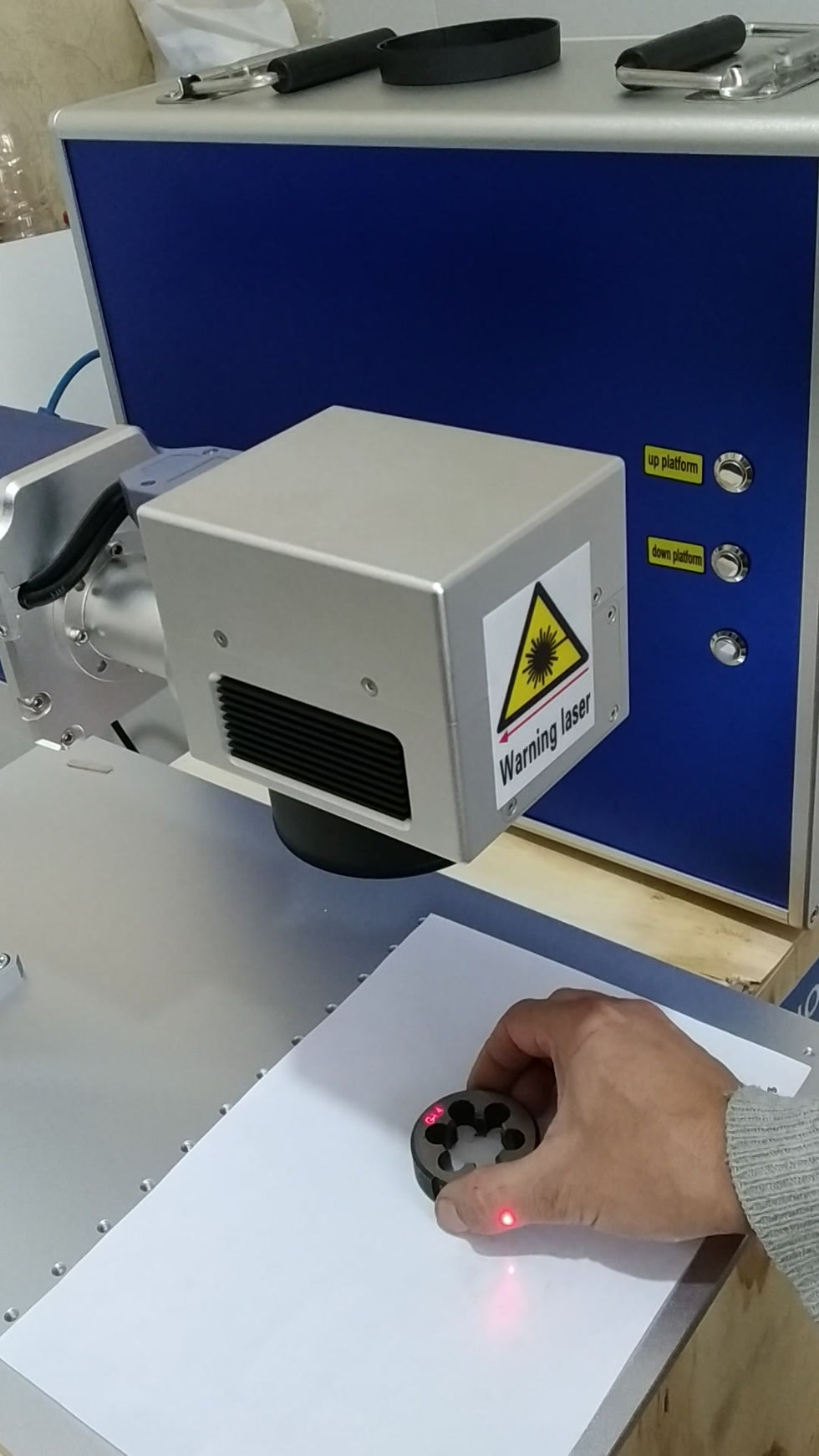 Прев'ю: Волоконний лазерний маркер 50 w JPT 100*100mm  з автофокусом SKALA