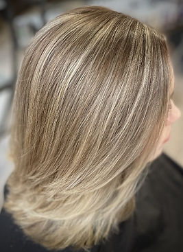 Danielle's work Highlights haircut in hair salon in Columbia
