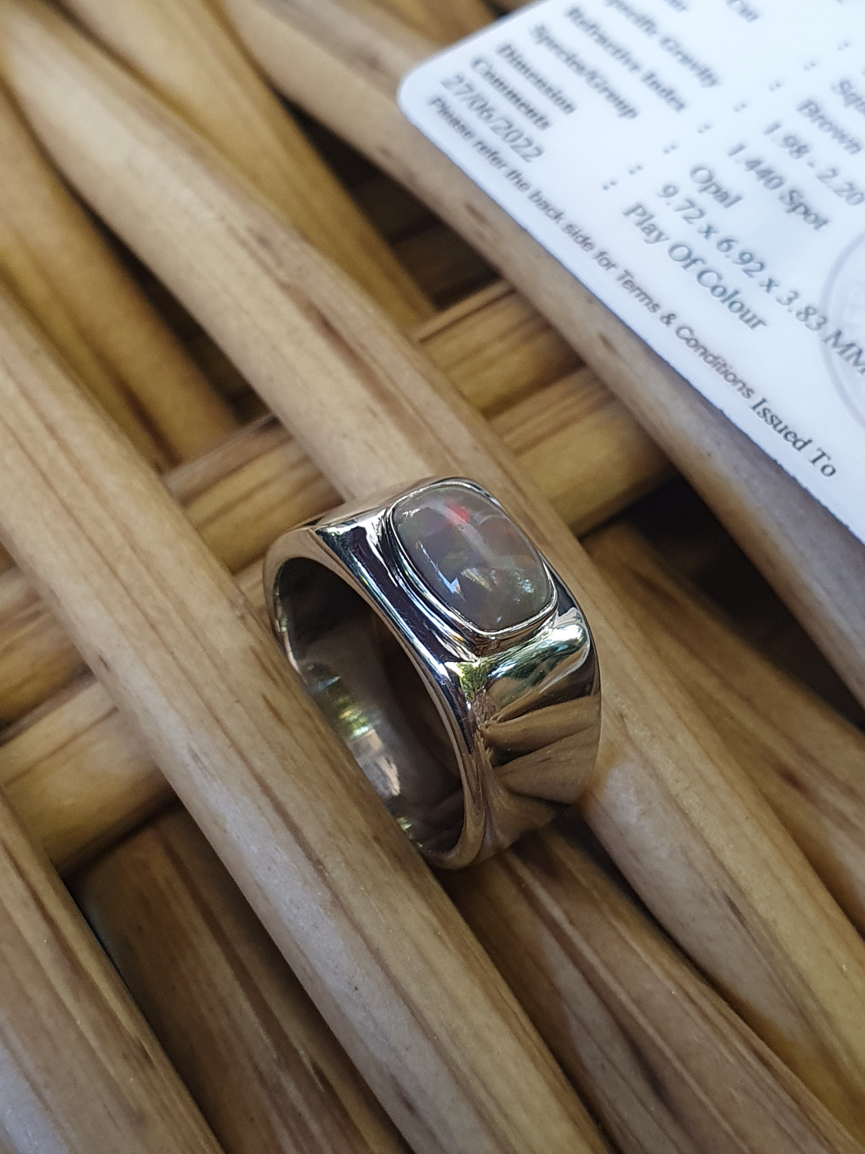 Bague Homme, argent massif et Opale Welo d'Ethiopie